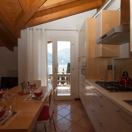 Ferienhaus Casa Del Sole - By Lovecomo Pianello Del Lario